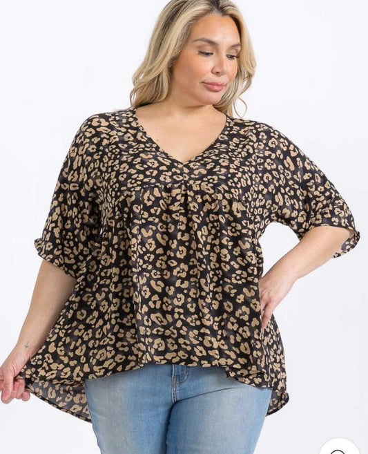 Plus size leopard top